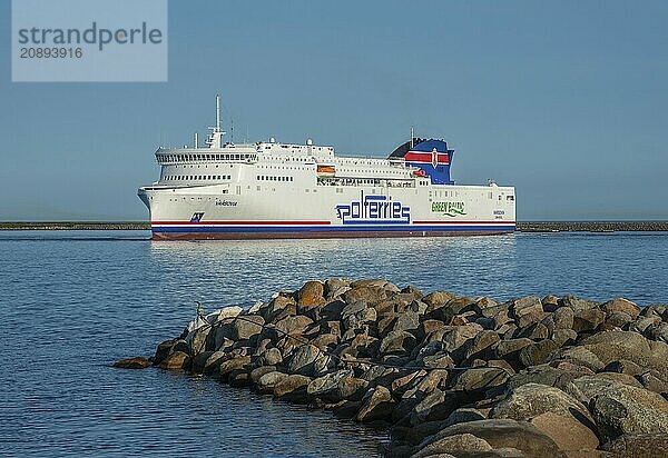 Polferries ferry Varsovia arrive in Ystad after travelling from Swinoujscie  Poland. Ystad  Scania  Baltic Sea  Sweden  Scandinavia  Europe