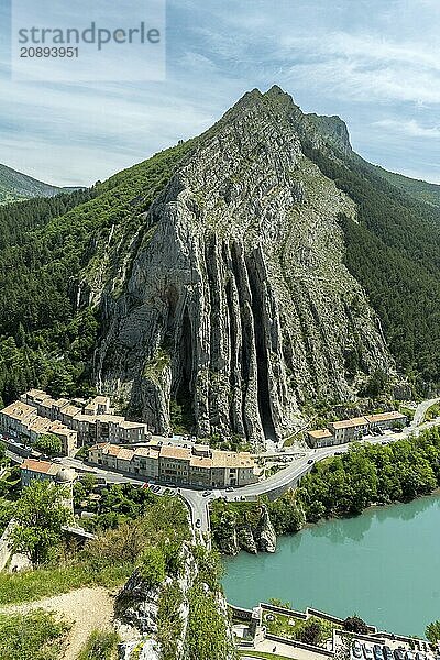 Sisteron. View from the foot of the Citadel on the Baume rock and the Durance river  Alpes-de-Haute-Provence. Provence-Alpes-Côte d'Azur. France