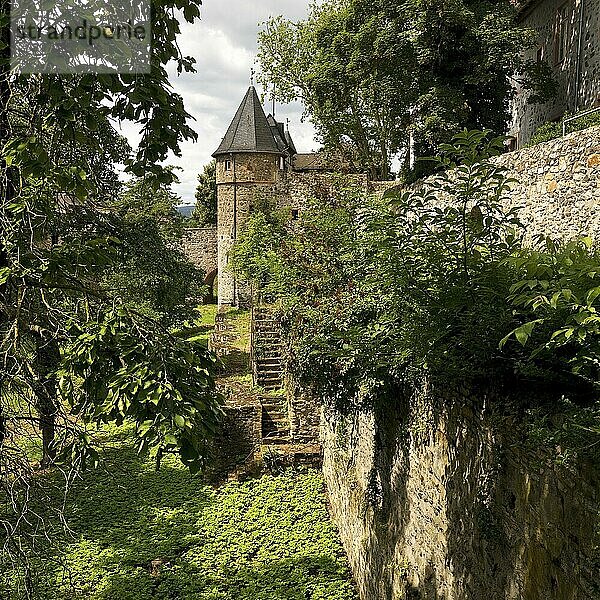 Friedberg Castle  southern castle fortifications with the deep moat  the so-called Hirschgraben  Friedberg  Hesse  Germany  Europe