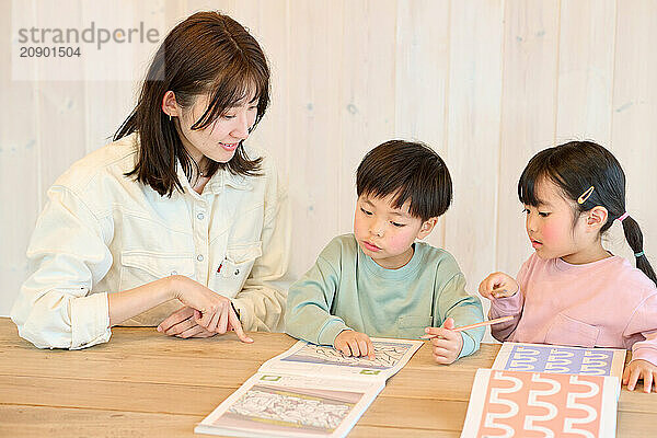 Japanese kids studying at home