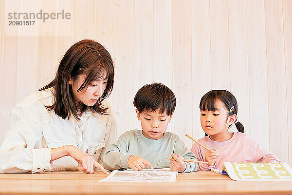 Japanese kids studying at home