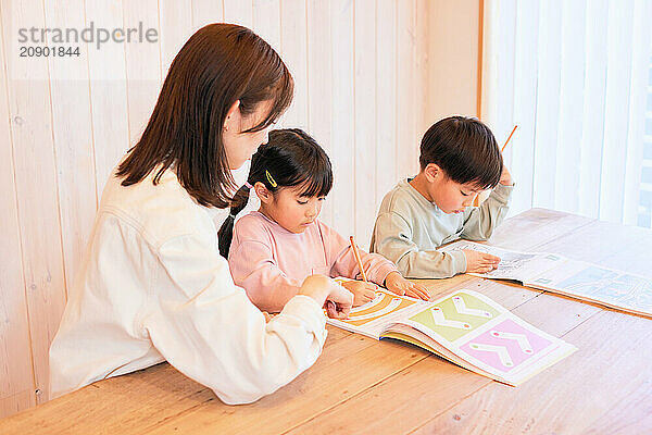 Japanese kids studying at home