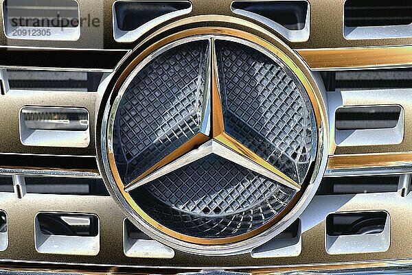 Mercedes Emblem  Mercedes Stern  Frontmaske