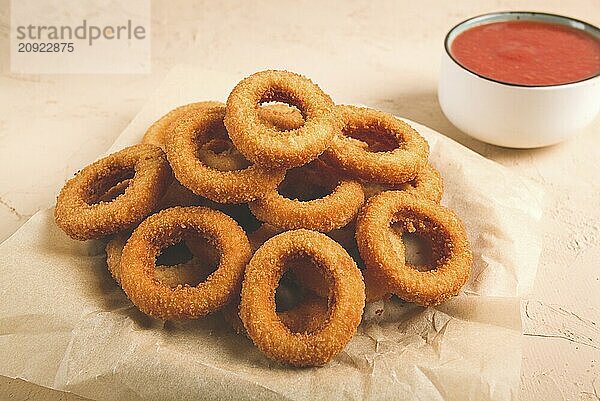 Frittierte Zwiebelringe  frittiert  Snack  keine Menschen  selektiver Fokus