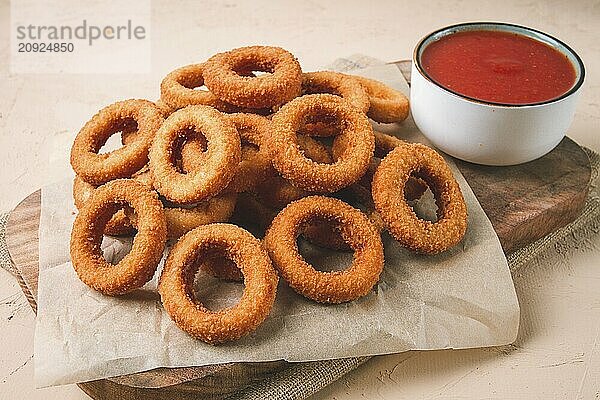 Frittierte Zwiebelringe  frittiert  Snack  keine Menschen  selektiver Fokus