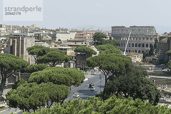 Blick vomMonumento Vittorio Emanuele II  Piazza Venezia  Rom  Italien  Europa