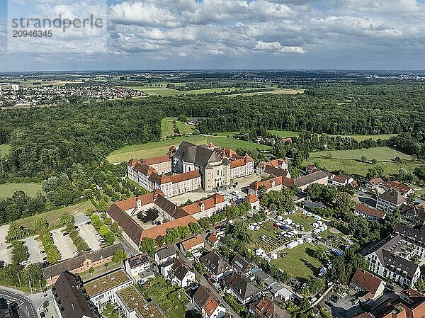 Luftbild von der Klosteranlage Wiblingen  ehemalige Benediktinerabtei dann Schloss und Kaserne  Ulm  Baden-Württemberg  Deutschland  Europa