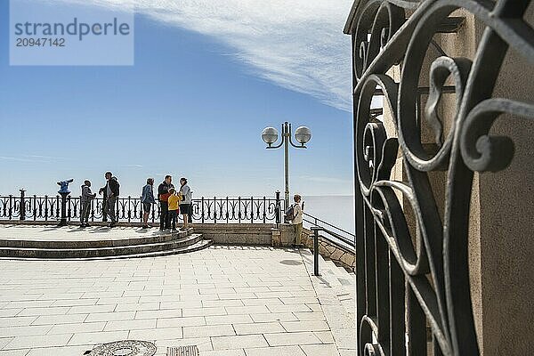 Blick vom Aussichtspunkt Balcó del Mediterrani auf die Bucht von Tarragona  Spanien  Europa