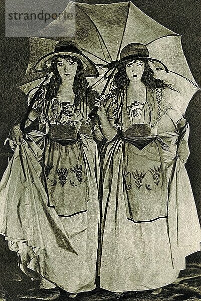 Studioporträt der Hollywood Schauspielerinnen Lillian und Dorothy Gish  die zur Zeit des Stummfilms berühmt waren. Mittelfalte aus der Picture Show Art Supplement um 1923