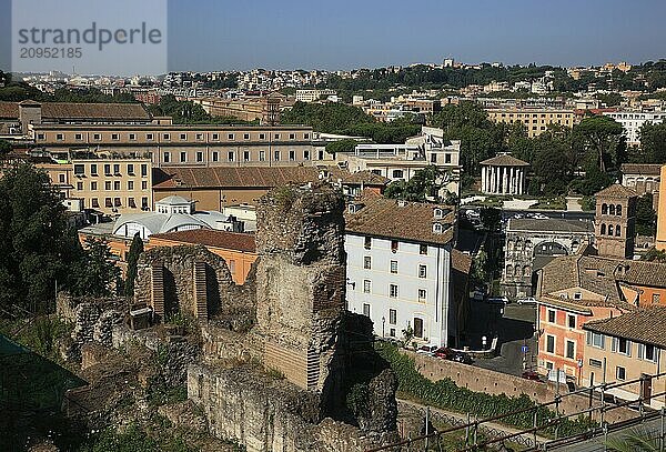 Blick vom Monte Palatino  Palatin  auf die Altstadt von Rom  Italien  Europa