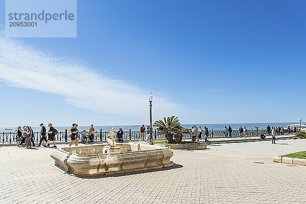 Blick vom Aussichtspunkt Balcó del Mediterrani auf die Bucht von Tarragona  Spanien  Europa