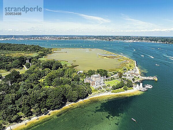 Brownsea Castle auf Brownsea Island aus einer Drohne  Poole  Dorset  England  Großbritannien  Europa