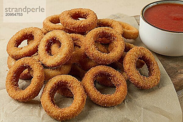 Frittierte Zwiebelringe  frittiert  Snack  keine Menschen  selektiver Fokus