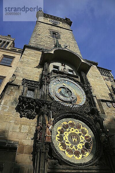 Prager Rathausuhr  auch Aposteluhr oder Altstaedter Astronomische Uhr aus dem Jahr 1410  Altstaedeter Ring  Prag  Tschechien  Europa