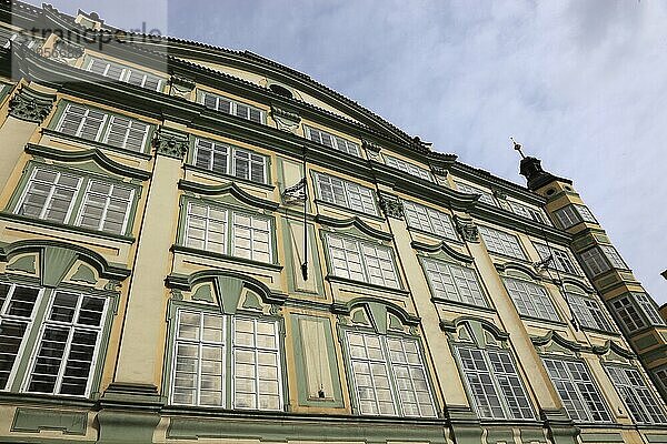 Stadtteil Prager Kleinseite  der Palast  Palac Smirickych  Kulturdenkmal auf den Kleinseitner Platz  Prag  Tschechien  Europa