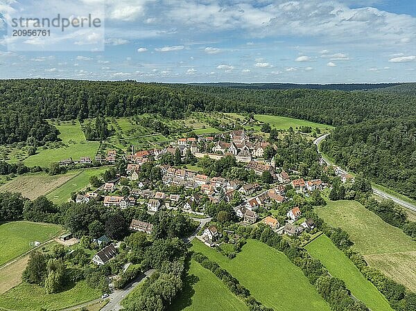 Ortsansicht von Bebenhausen mit dem Kloster und Schloss  ehemalige Zisterzienserabtei  Luftbild  Landkreis Tübingen  Baden-Württemberg  Deutschland  Europa