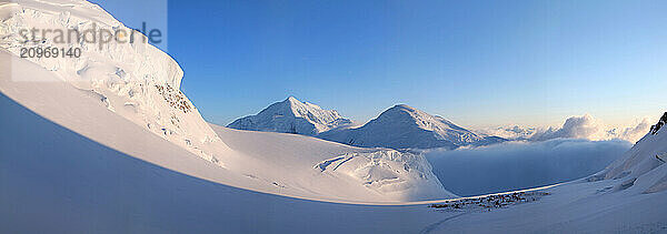 Denali 11200 ft mountaineering camp  Upper Kahiltna Glacier  Denali West Buttress Route  Denali National Park  Alaska  USA