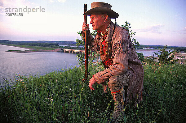 Elderly man with musket.