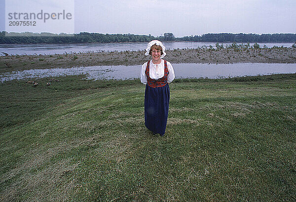 Woman in a bonnet.