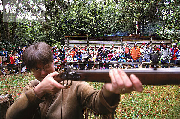 A flint rifle demonstration.