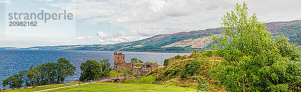 Urquhart Castle  castle overlooking Loch Ness  Drumnadrochit  Great Britain