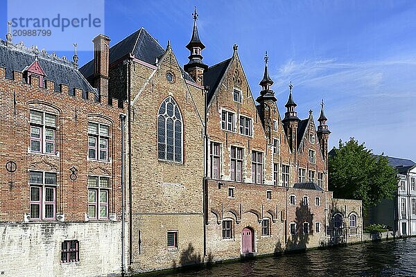 Typical houses along the Dijver canal  Bruges  Flanders  Belgium  Europe