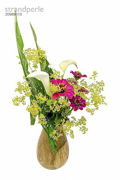 Bouquet of calla lilies  zinnia and lady's mantle cropped on white