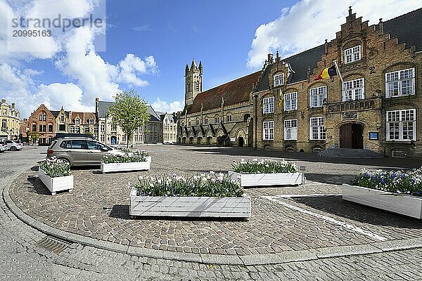 City hall  Stadshalle Grain Hall and Belfry  Nieuwpoort  West Flanders  Belgium  Europe