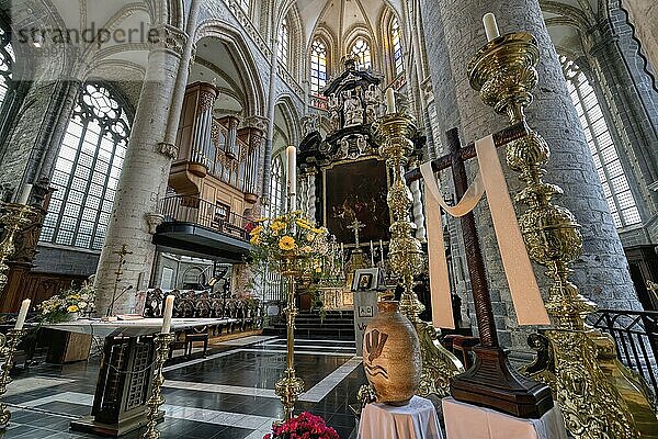 Gothic St. Nicholas Church  Central nave  Ghent  Flanders  Belgium  Europe