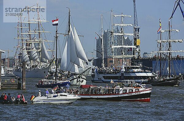 Europe  Germany  Hamburg  Elbe  Harbour Birthday  View from St. Pauli to the Elbe Philharmonic Hall  Parade  Hamburg  Hamburg  Federal Republic of Germany  Europe