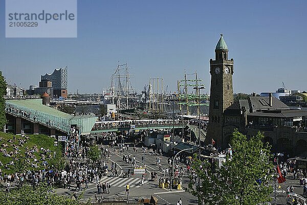 Europe  Germany  Hamburg  Elbe  harbour birthday  St. Pauli Landungsbrücken with glass tower  crowds of people  view to Elbe Philharmonic Hall and Stintfang  Hamburg  Hamburg  Federal Republic of Germany  Europe