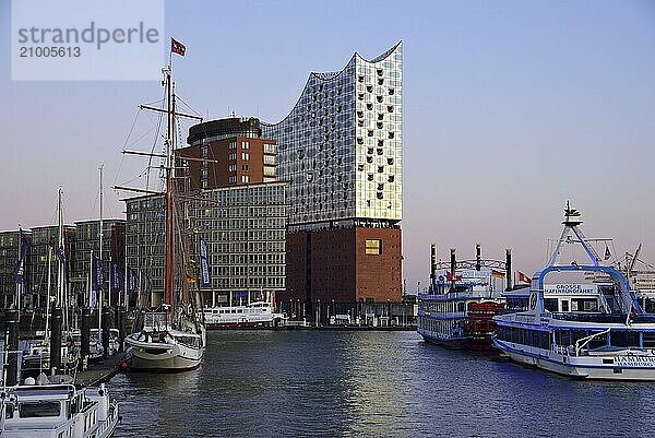 Europe  Germany  Hamburg  Elbe  harbour  Elbe Philharmonic Hall  view to Elbe Philharmonic Hall  evening light  Hamburg  Hamburg  Federal Republic of Germany  Europe