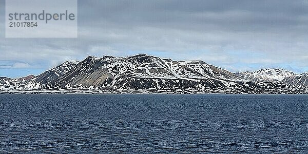 Panoramic view of the mountain range in Svalbard islands  Norway  Europe