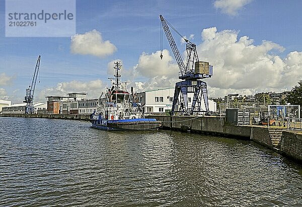 Kaiserhafen One with ship and cranes  Bremerhaven  Bremen  Germany  Europe