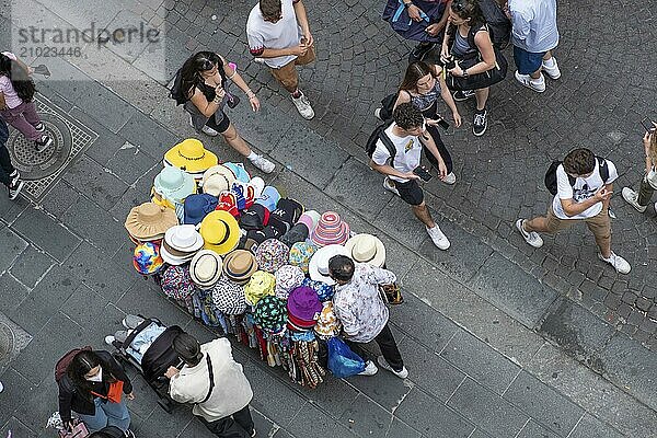 Italy  Gulf of Naples. Naples  Quartieri Spagnoli  Spanish Quarter. Street vendor on the shopping street via Toledo  Quartieri Spagnoli  Spanish V  Naples  Campania  Italy  Europe