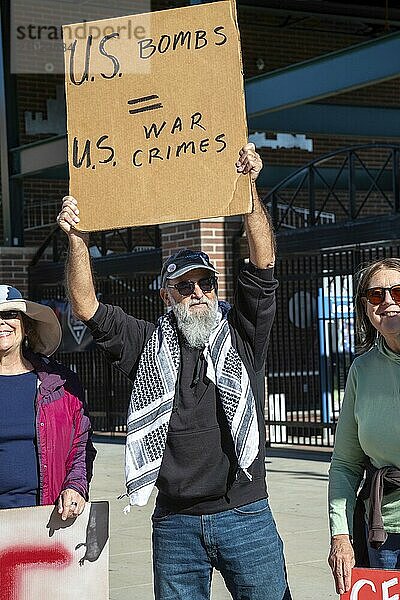 Detroit  Michigan USA  2 September 2024  Union members participated in Detroit's Labor Day parade. Some campaigned for a Middle East ceasefire and peace with justice in Gaza