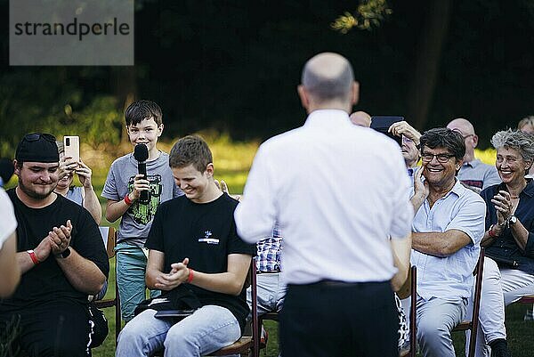 Federal Chancellor Olaf Scholz  (SPD)  pictured during a citizens' dialogue in Seelow. 29.08.2024