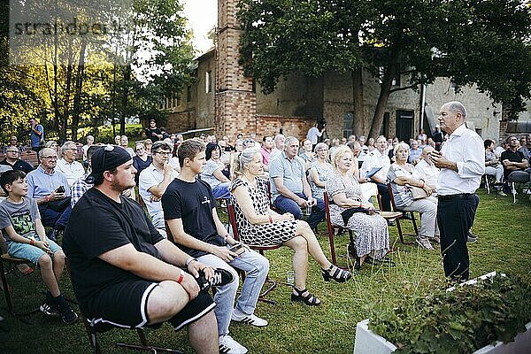 Federal Chancellor Olaf Scholz  (SPD)  pictured during a citizens' dialogue in Seelow. 29.08.2024