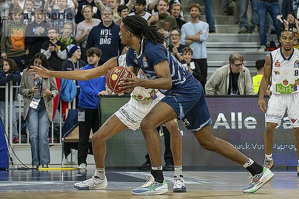 16.03.2024  easy Credit BBL  German Basketball League  Matchday 24) : Game scene MLP Academics Heidelberg against Rostock Seawolves (final score 88:86) . Player on the ball: Isaiah Whaley (1  Academics Heidelberg)