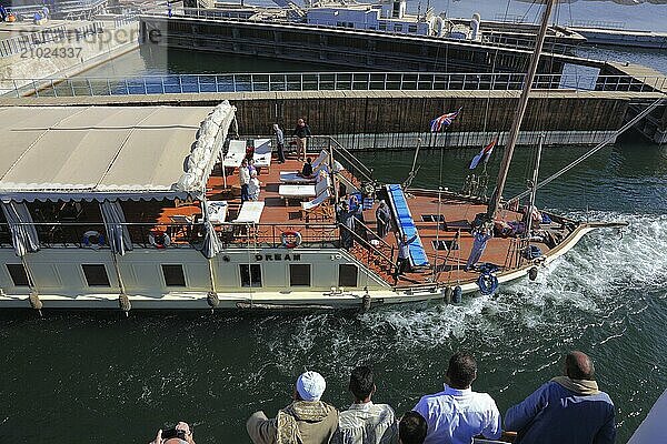 Entrance to the ship lock at Esna on the Nile  Egypt  Africa