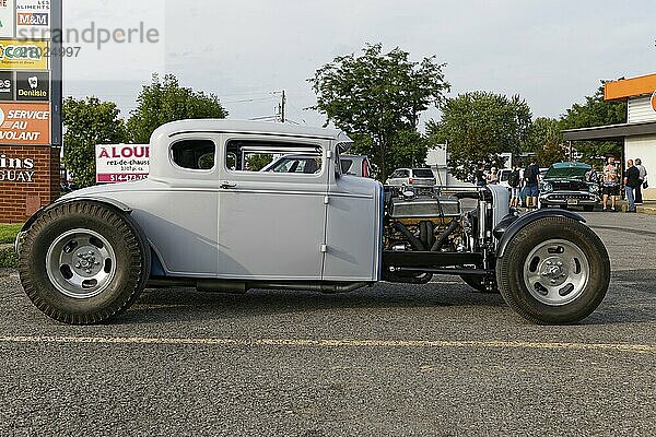 Automobile  car show  custom made vintage car with open engine display  Province of Quebec  Canada  North America