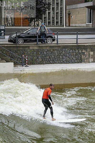 Surfing facility in the city centre of Rotterdam  Rif010  supposedly the world's first wave facility for surfers in a city  in the Steigersgracht  a 130 metre long and 21 metre wide wave pool was built in the existing canal  waves up to 1.5 metres high can be generated  every 7 seconds a wave breaks for the surfers  the 4.5 million litres in the pool  water is moved by 8 wave machines  Netherlands