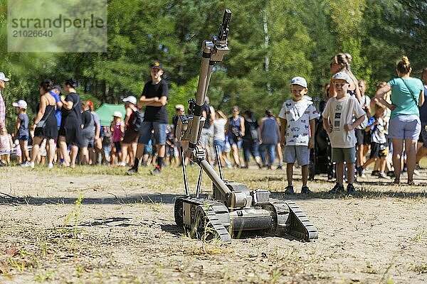 The Oberlausitz military training area opened its Tor tor to thousands of visitors for the Open Day at the Oberlausitz military training area to give them an insight behind the scenes of the Bundeswehr in Saxony. The soldiers presented a wide range of large and small equipment and gave an impressive demonstration of what they are capable of. Manipulator vehicle Packbot  called Teodor  for mine and bomb clearance  Open Day at the Oberlausitz military training area  Weißkeißel  Saxony  Germany  Europe