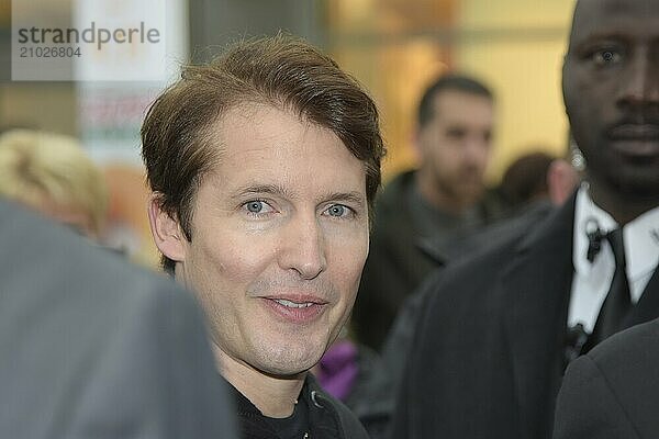 Frankfurt  Germany. 23th Oct  2017. British Singer-Songwriter James Blunt (* 1974) takes a short stop from his Germany tour to visit the opening of the very first Krispy Kreme Doughnuts shop in Germany. The PopUp shop is open for only two weeks until November 4th  2017 and is the first shop for the company in Germany. It is located in Main-Taunus-Zentrum  a shopping center in Sulzbach  Germany  Europe