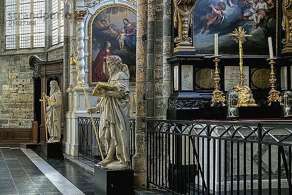 Gothic St. Nicholas Church  Lateral chapels  Ghent  Flanders  Belgium  Europe