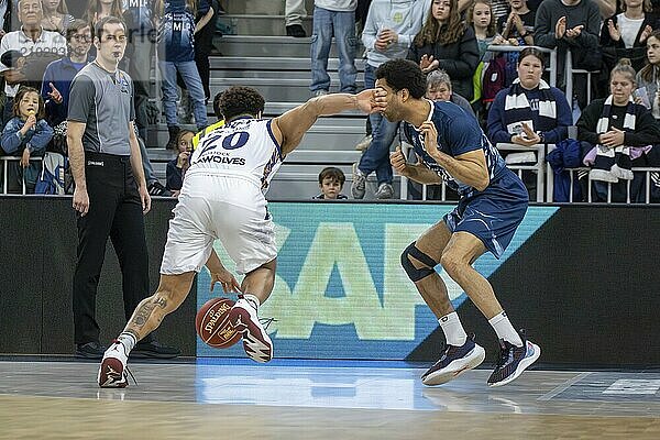 16.03.2024  easy Credit BBL  German Basketball League  Matchday 24) : Game scene MLP Academics Heidelberg against Rostock Seawolves (final score 88:86) . Player on the ball: Matt Bradley (20  Rostock Seawolves)