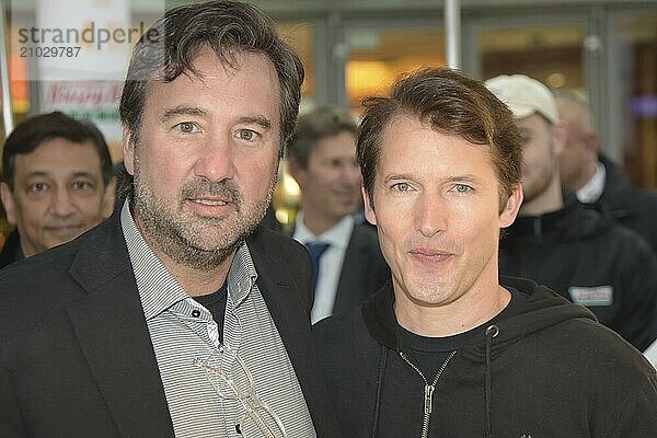 Frankfurt  Germany. 23th Oct  2017. British Singer-Songwriter James Blunt (* 1974) takes a short stop from his Germany tour to visit the opening of the very first Krispy Kreme Doughnuts shop in Germany. Pictured: James Blunt together with Krispy Kreme Doughnots CEO Mike Tattersfield. The PopUp shop is open for only two weeks until November 4th  2017 and is the first shop for the company in Germany. It is located in Main-Taunus-Zentrum  a shopping center in Sulzbach  Germany  Europe