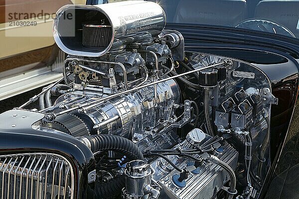 Car show  technic  vintage car engine  Province of Quebec  Canada  North America