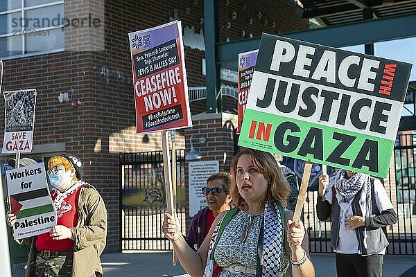 Detroit  Michigan USA  2 September 2024  Union members participated in Detroit's Labor Day parade. Some campaigned for a Middle East ceasefire and peace with justice in Gaza