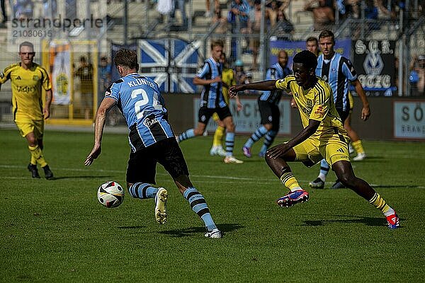 Football 3rd division  season 2024/25  matchday 4: Waldhof Mannheim vs. 1. FC Saarbrücken. On the ball: Lukas Klünter (24  Waldhof Mannheim)